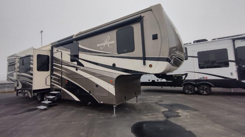 2018 Forest River riverstone 38re