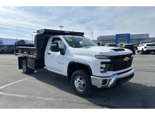 Commercial Trucks with the Highest Towing and Payload Capacities image