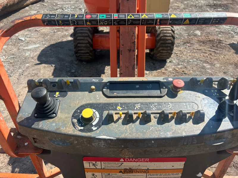 2012 JLG 450AJ