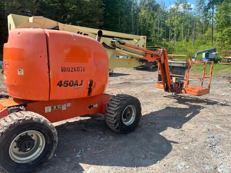 2012 JLG 450AJ