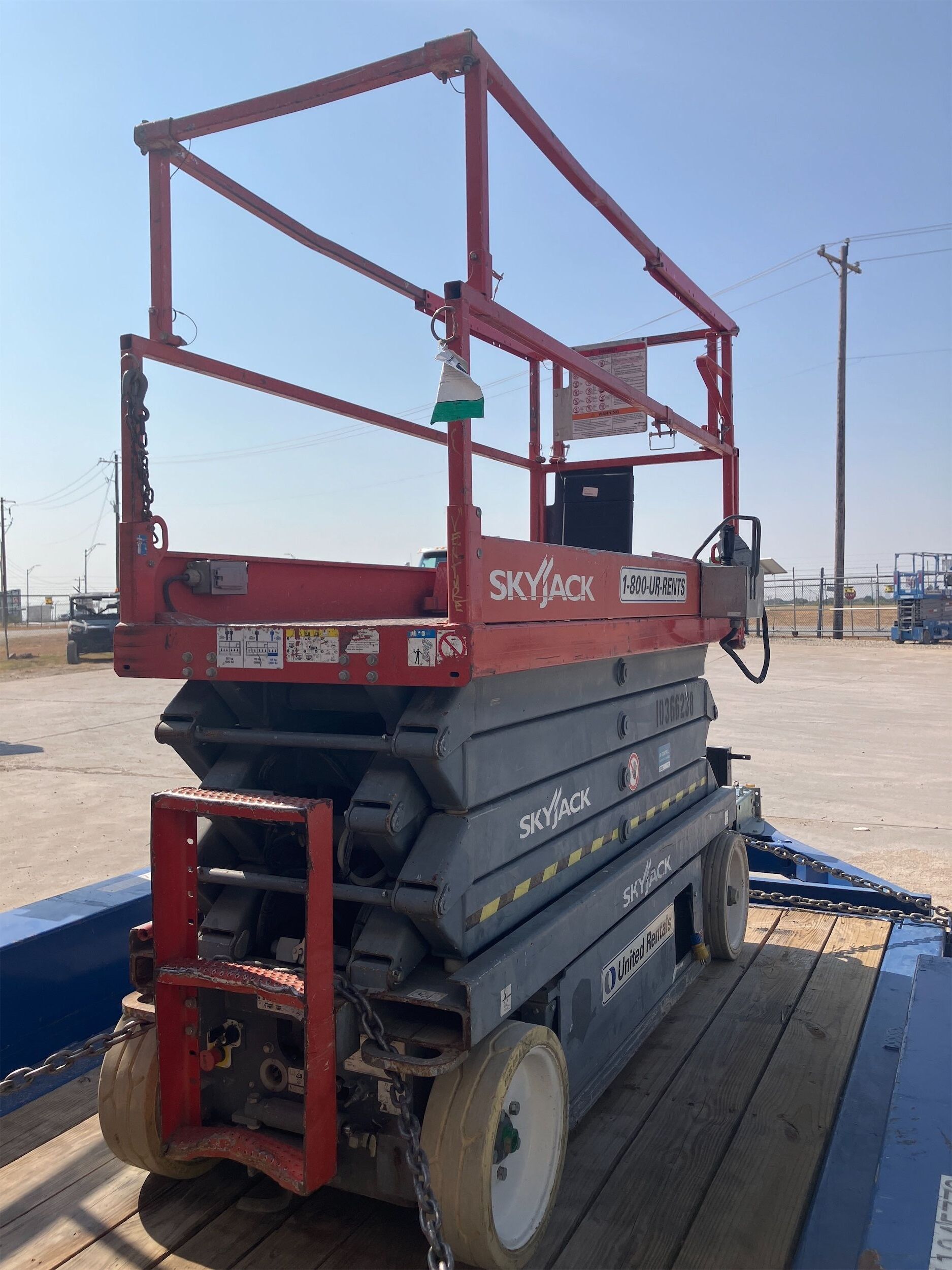 2015 SKYJACK SJIII3226 Scissor Lift in Fort Worth, TX