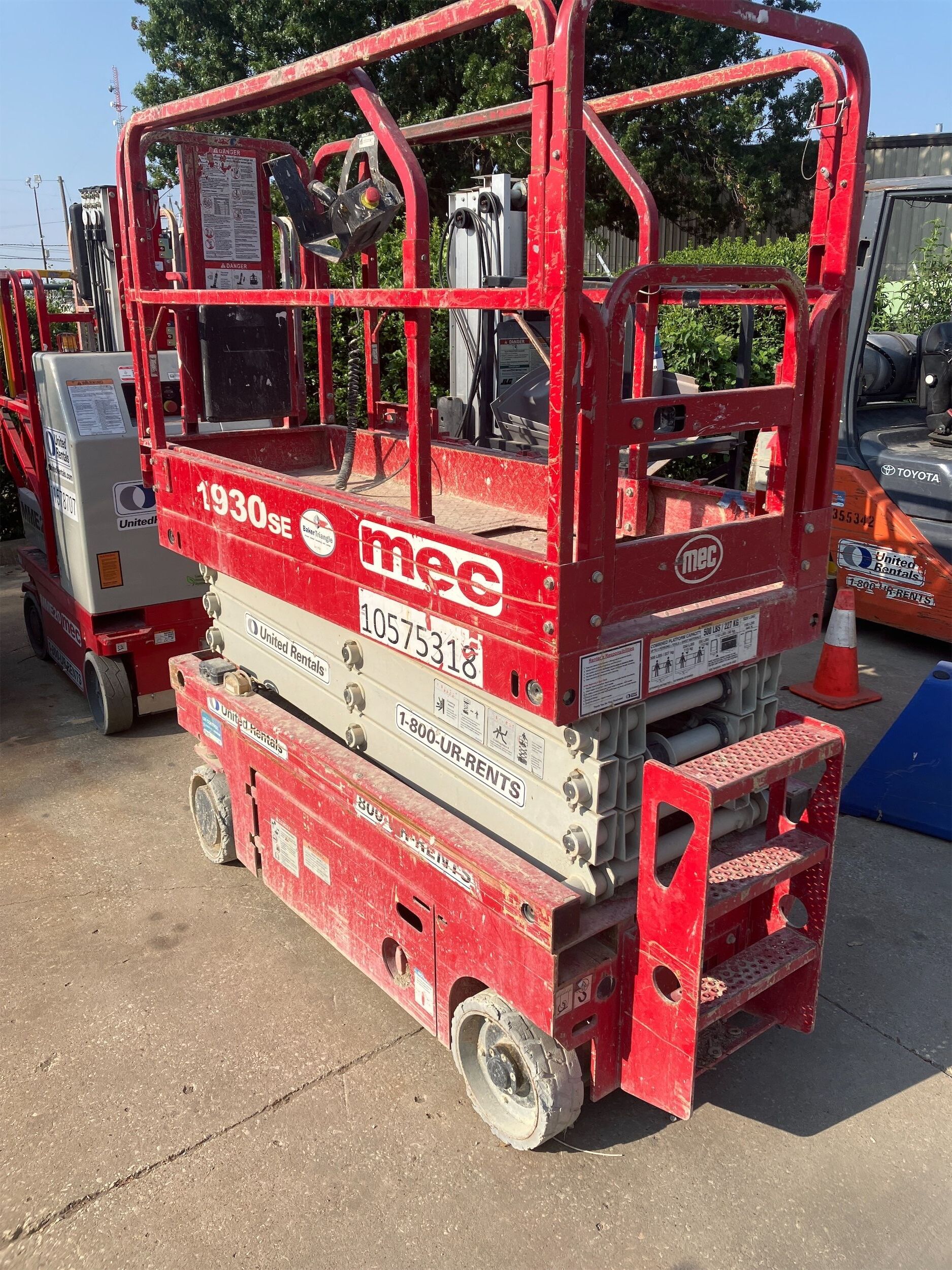 2017 MEC 1930SE Scissor Lift in Fort Worth, TX