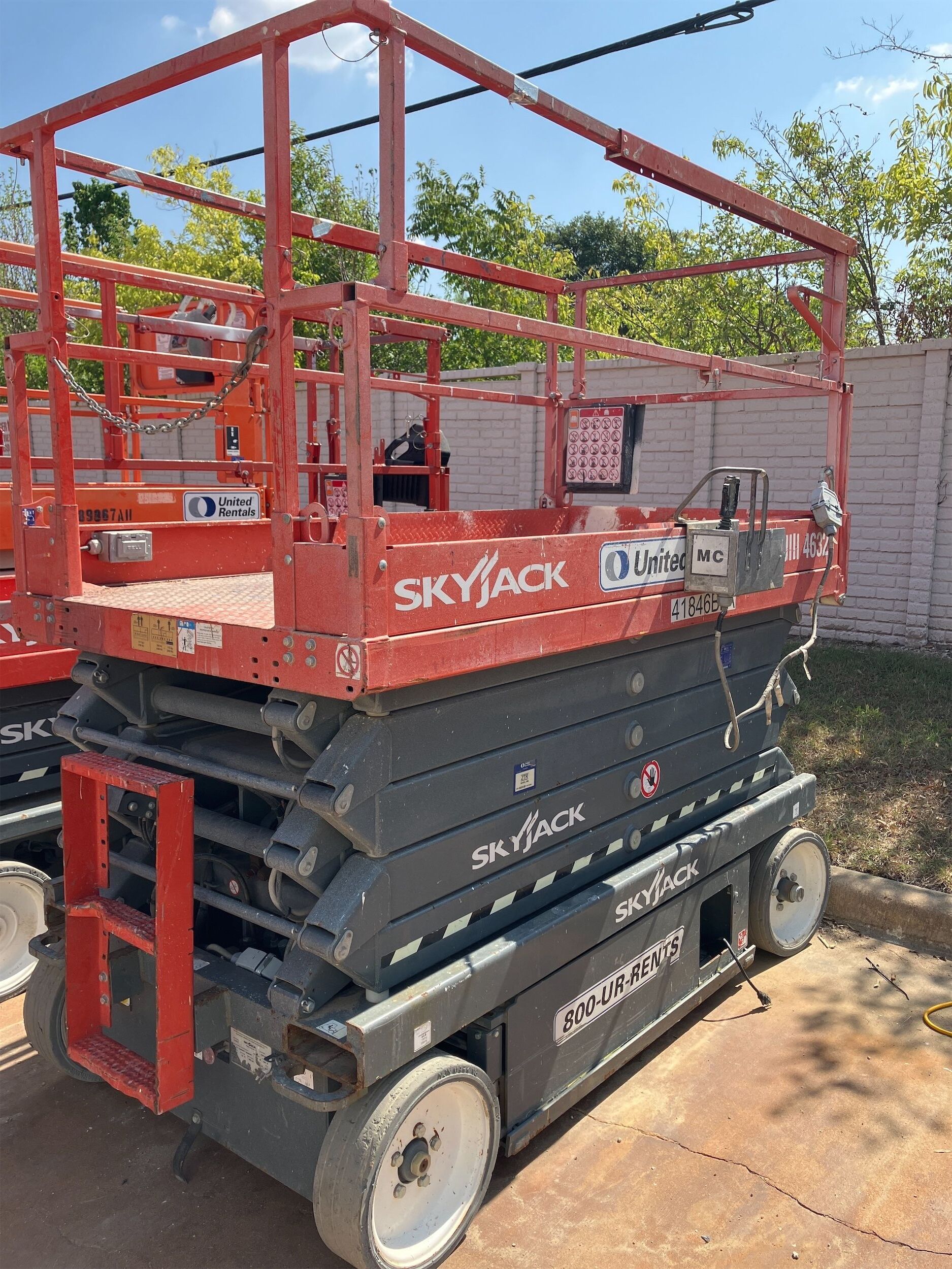 2017 SKYJACK SJIII4632 Scissor Lift in Fort Worth, TX