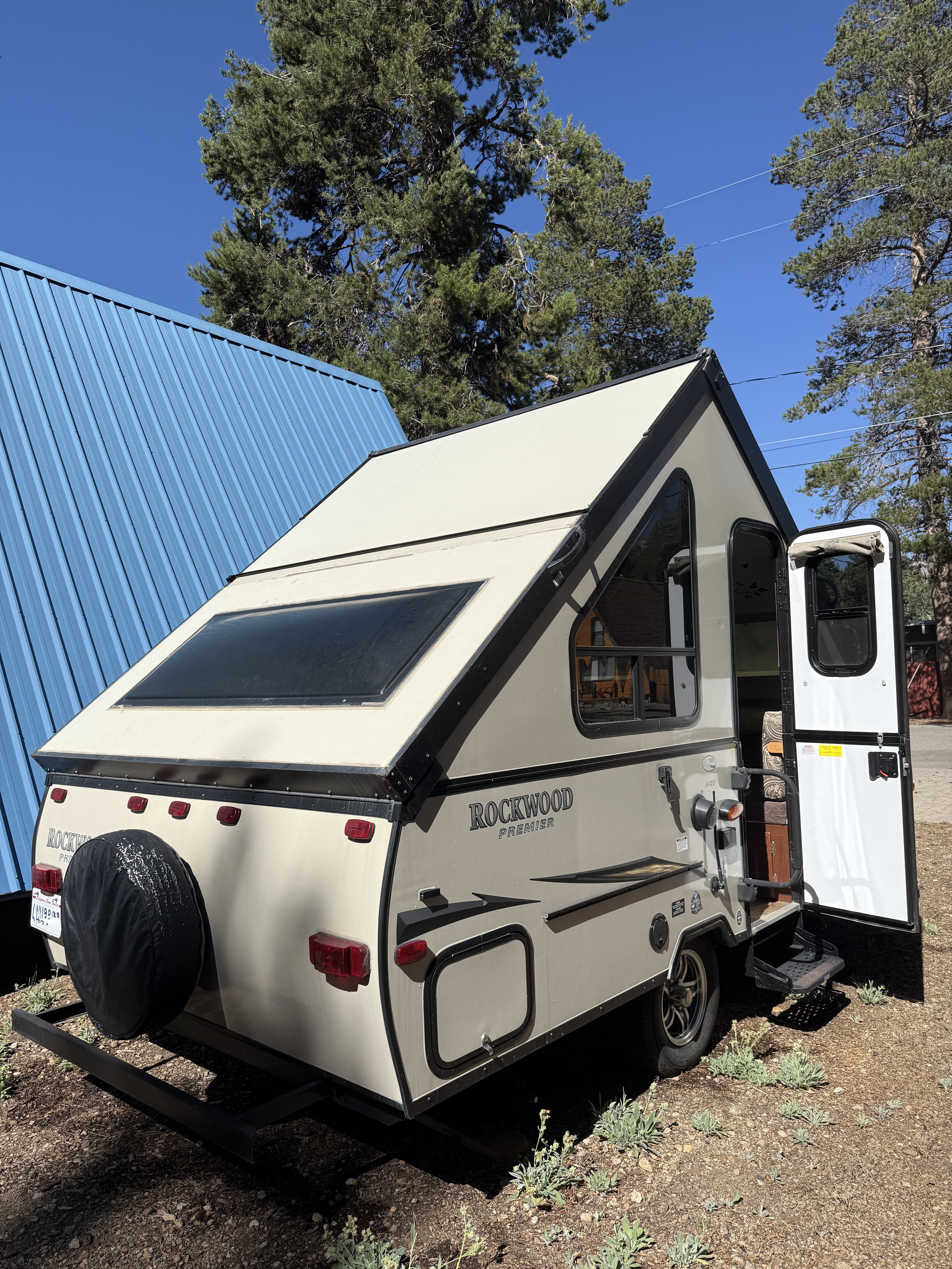 2014 Forest River Rockwood Premier 122S RV