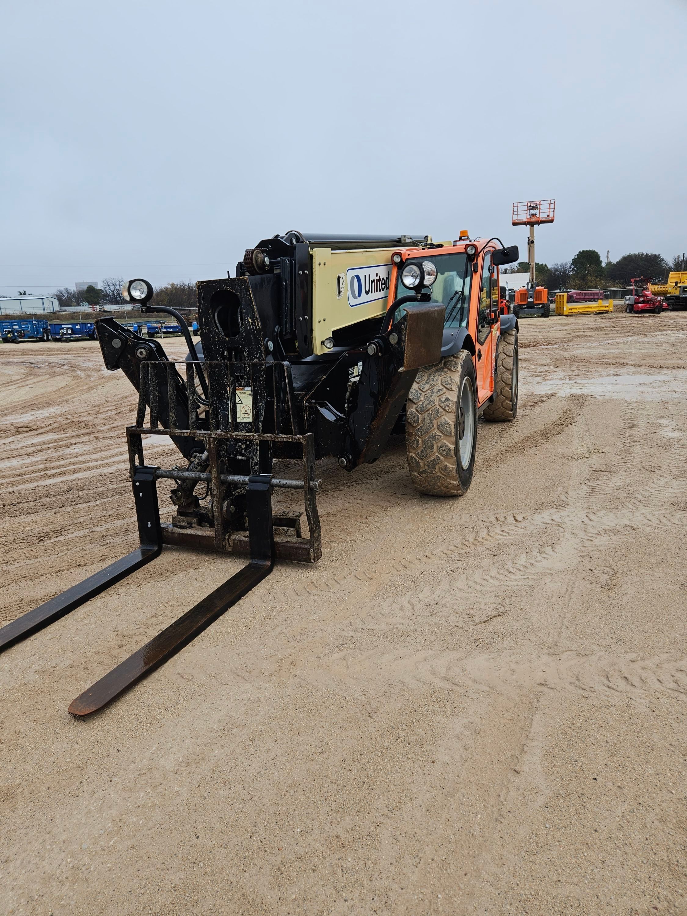 2016 JLG 1055 Forklift in Fort Worth, TX