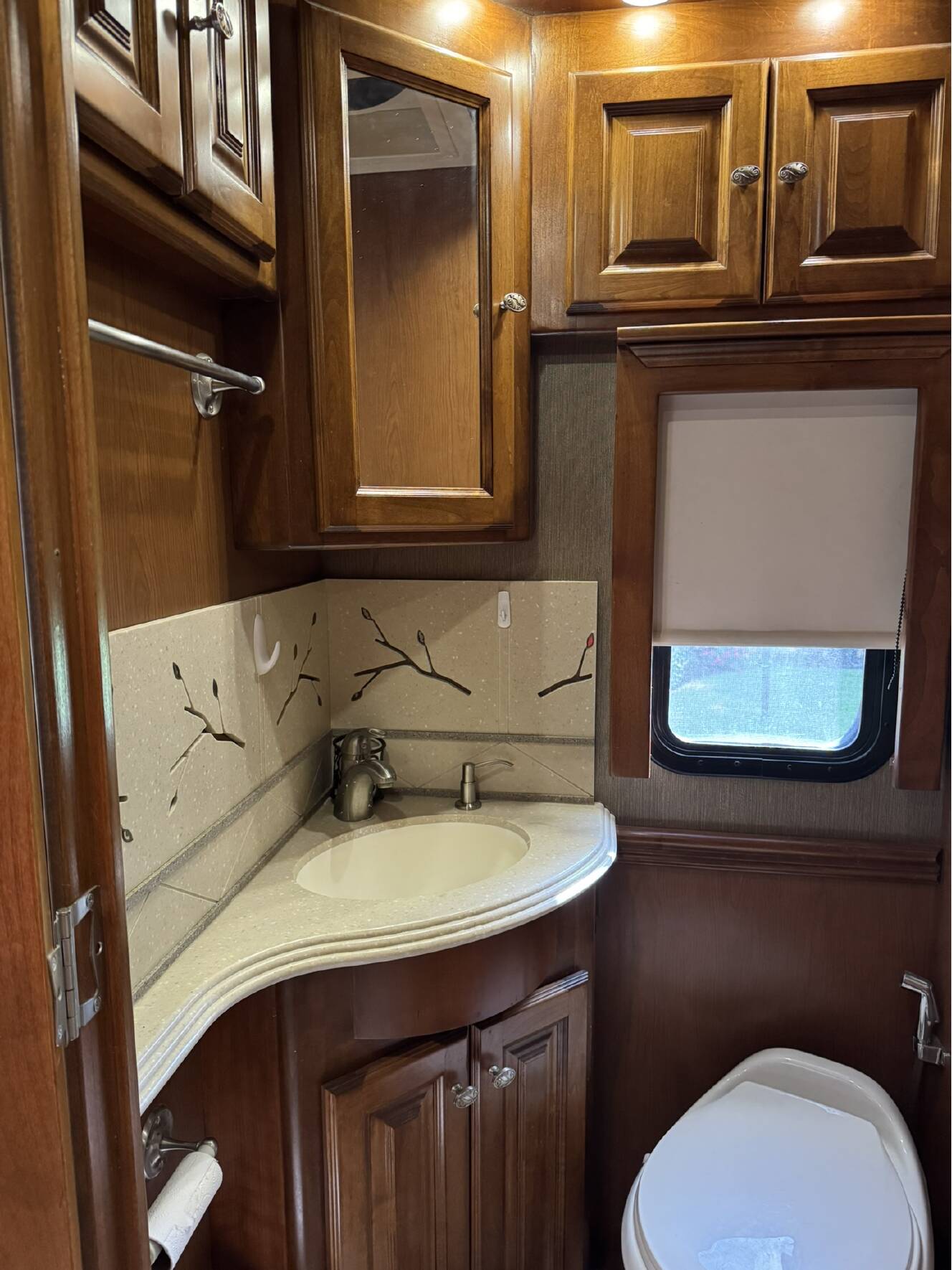 A photo of this 2013 Tiffin Motorhomes Phaeton 40 QBH