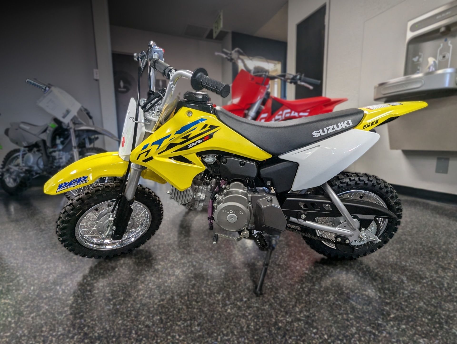 ☆ Doctor Yellow☆  ZDR-035 × 2 Suzuki's lovely and super fun DR-Z400 thumper for 2001. Some