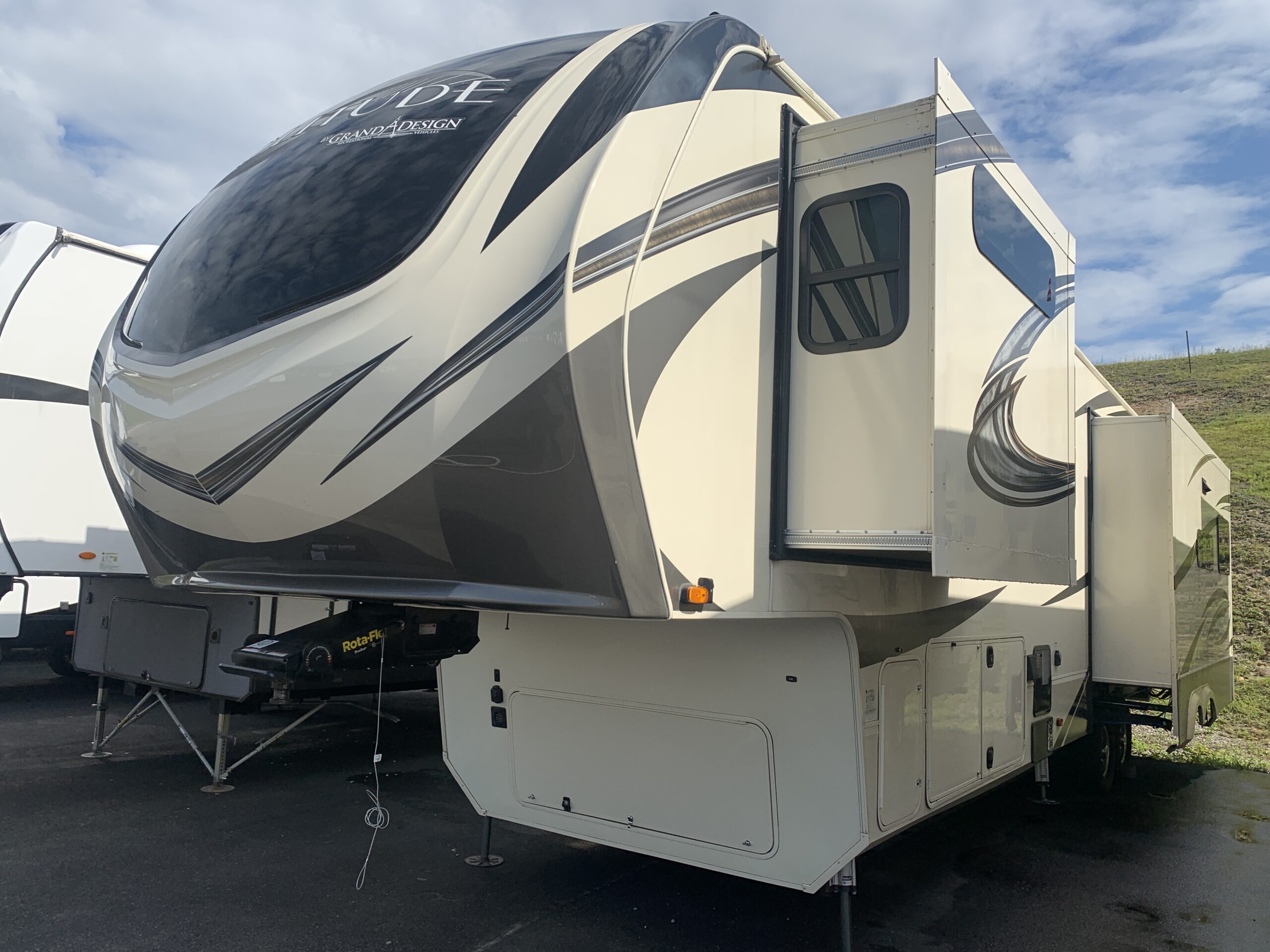 2019 Grand Design RV solitude 385gk