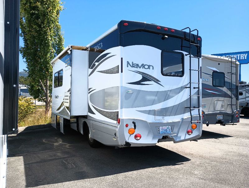 2011 Itasca navion 24j