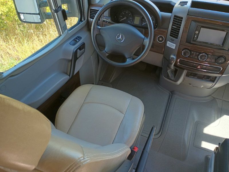 2011 Itasca navion 24j