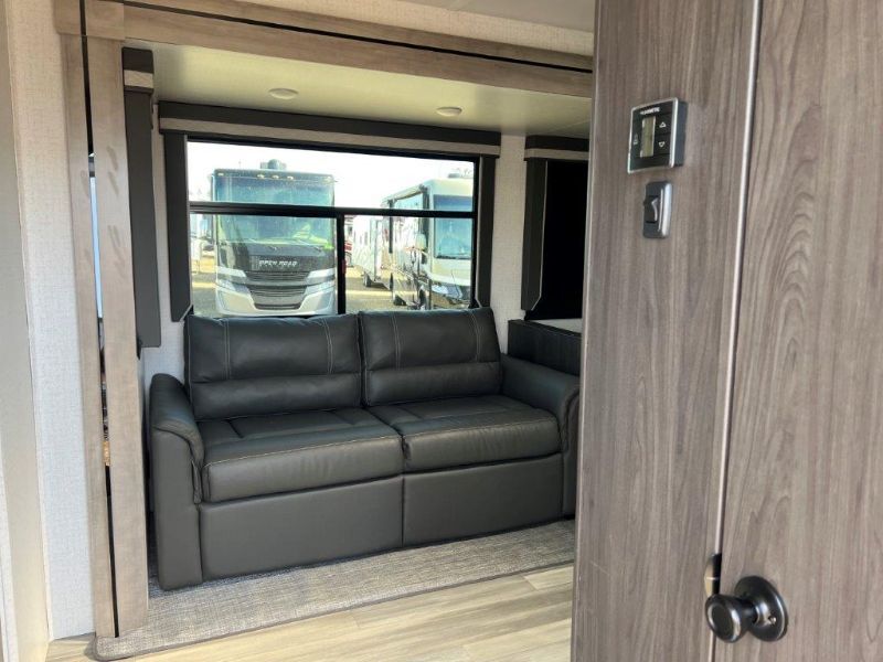 2022 Winnebago voyage 3033bh