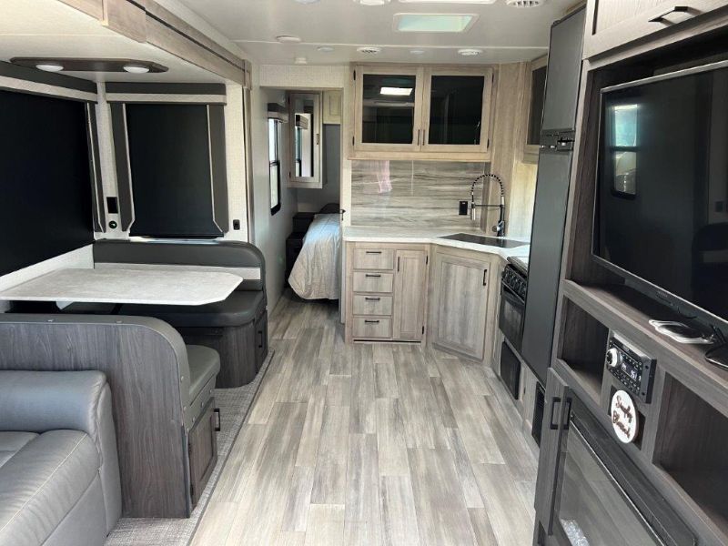 2022 Winnebago voyage 3033bh