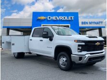 Commercial Trucks with the Highest Towing and Payload Capacities image