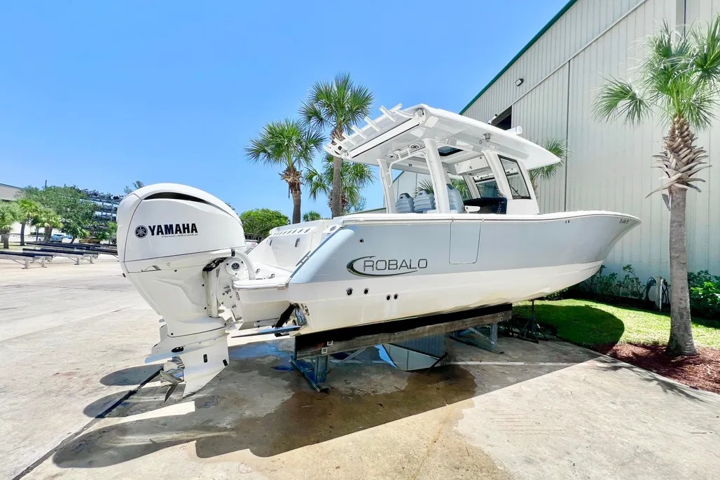 2021 Robalo R360 in tampa FL