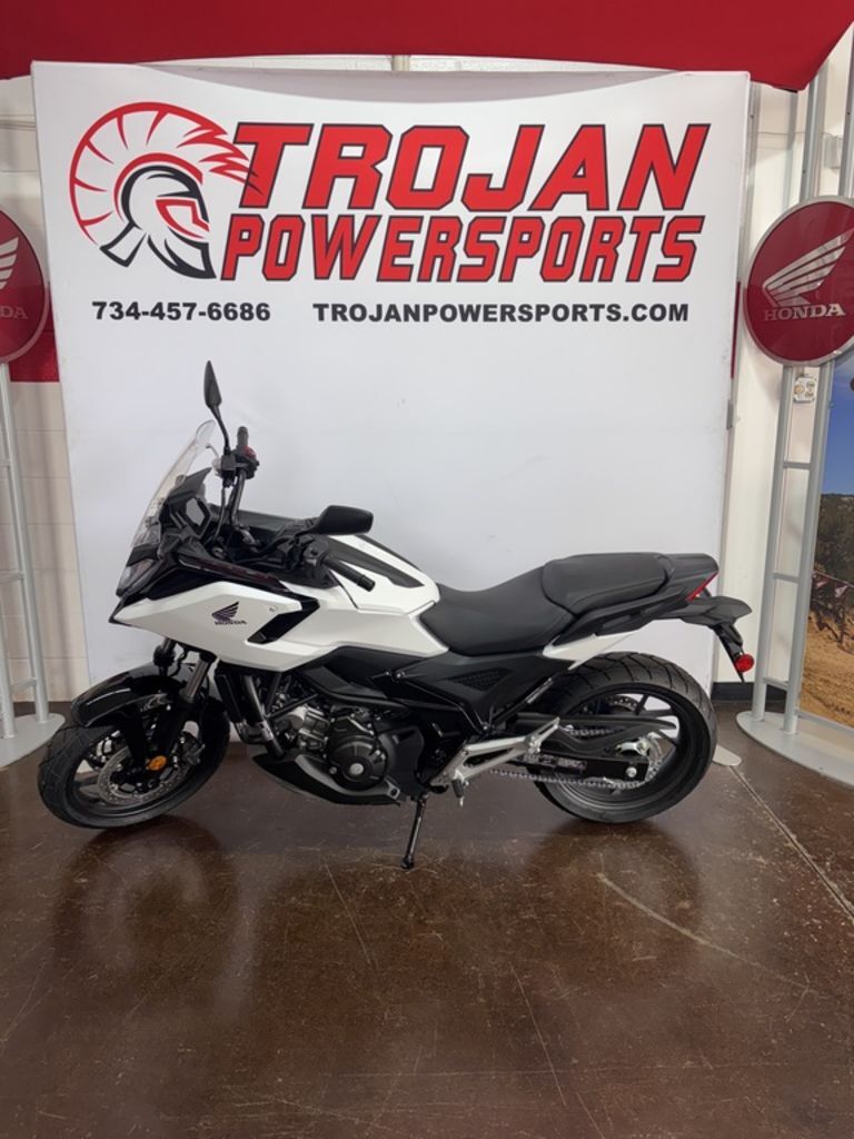 2025 Honda® NC750X DCT X DCT ABS in Monroe, MI