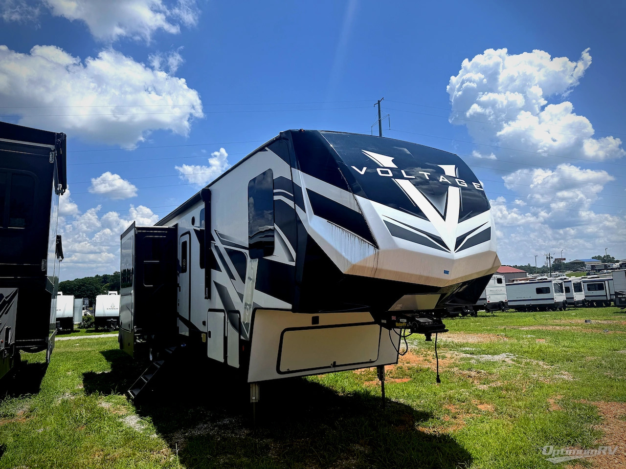 2021 Dutchmen RV voltage 3845