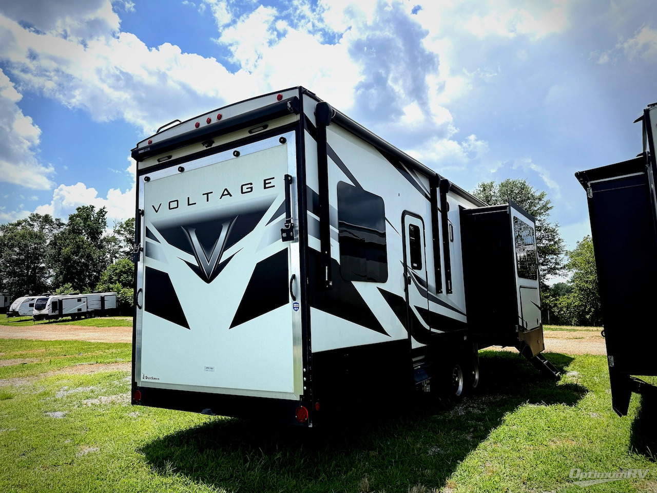 2021 Dutchmen RV voltage 3845