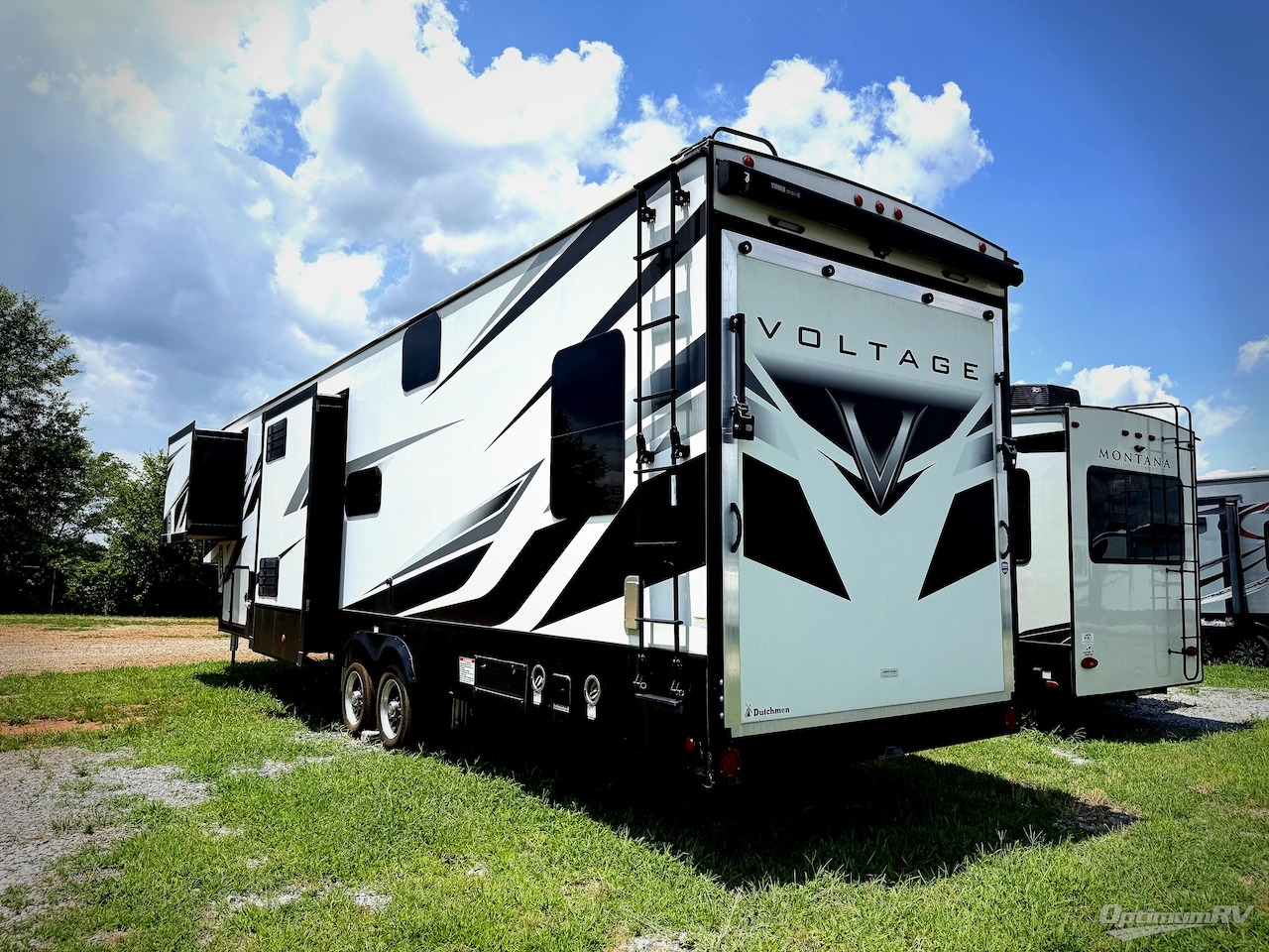 2021 Dutchmen RV voltage 3845