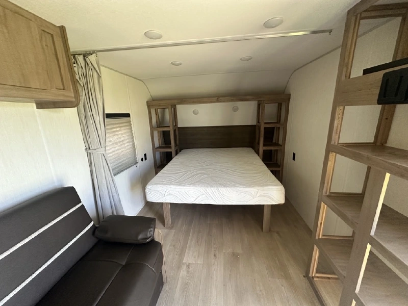 2025 FOREST RIVER CHEROKEE GREY WOLF 26EV
