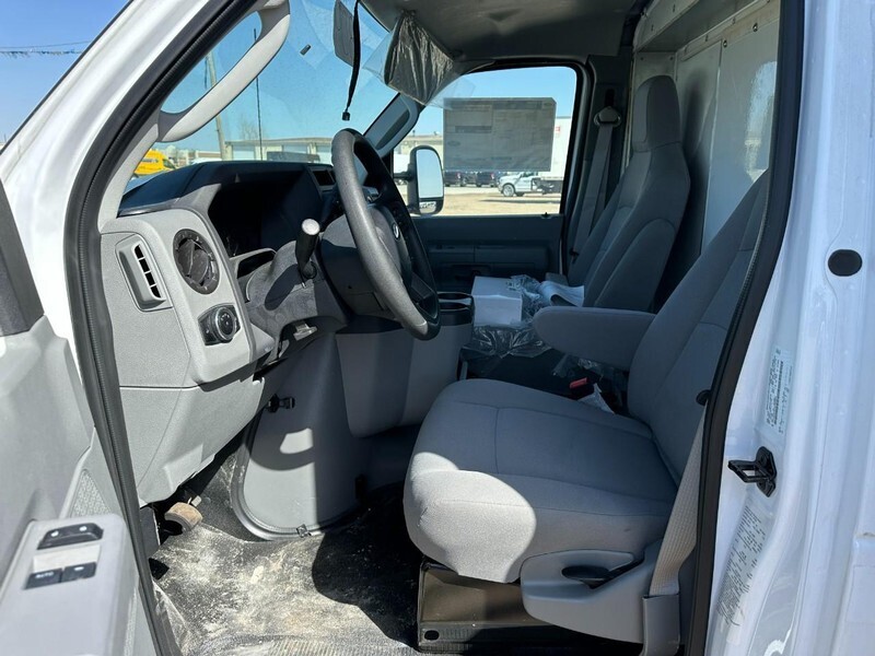 2025 Ford E-350 Base photo 4
