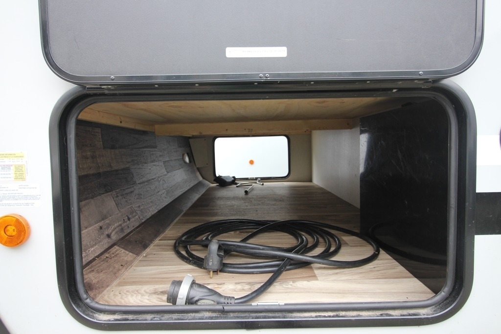 2021 Venture sporttrek 271vmb