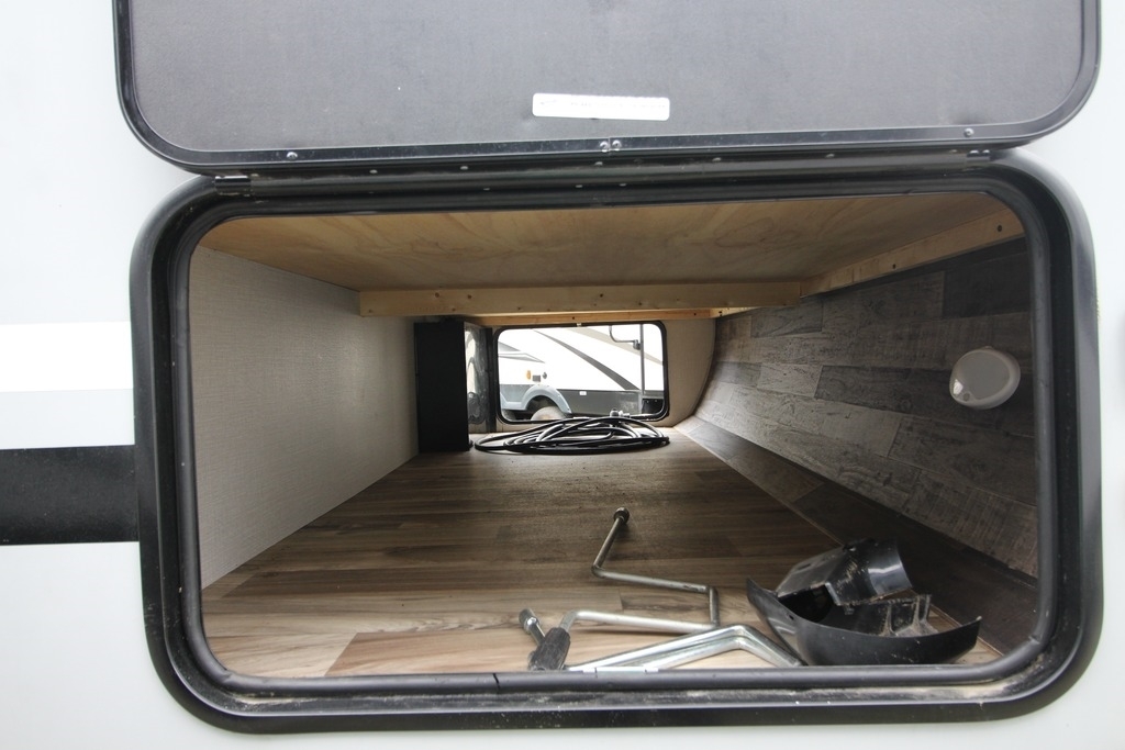 2021 Venture sporttrek 271vmb