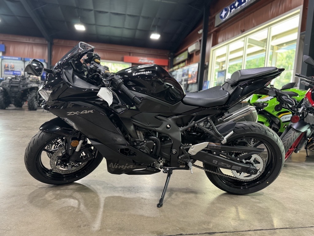 セール中 Ninja ZX－4R SE(カワサキ) 新車バイク一覧｜新車