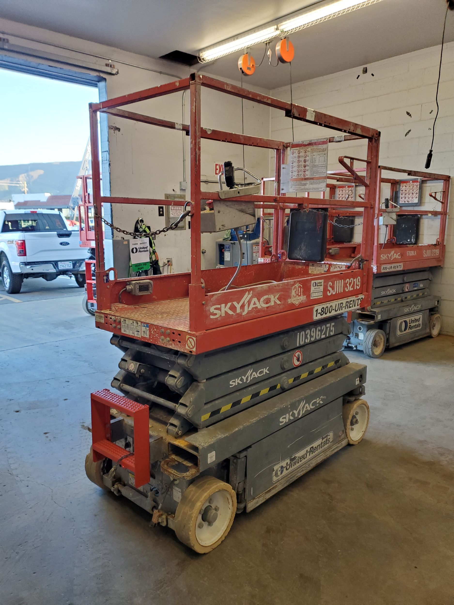 2015 SKYJACK SJIII3219 Scissor Lift in Bakersfield, CA