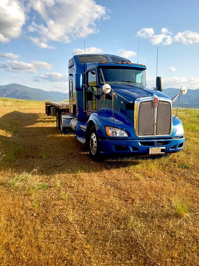 2013 KENWORTH T660 Sleeper Semi Truck in Plains, MT