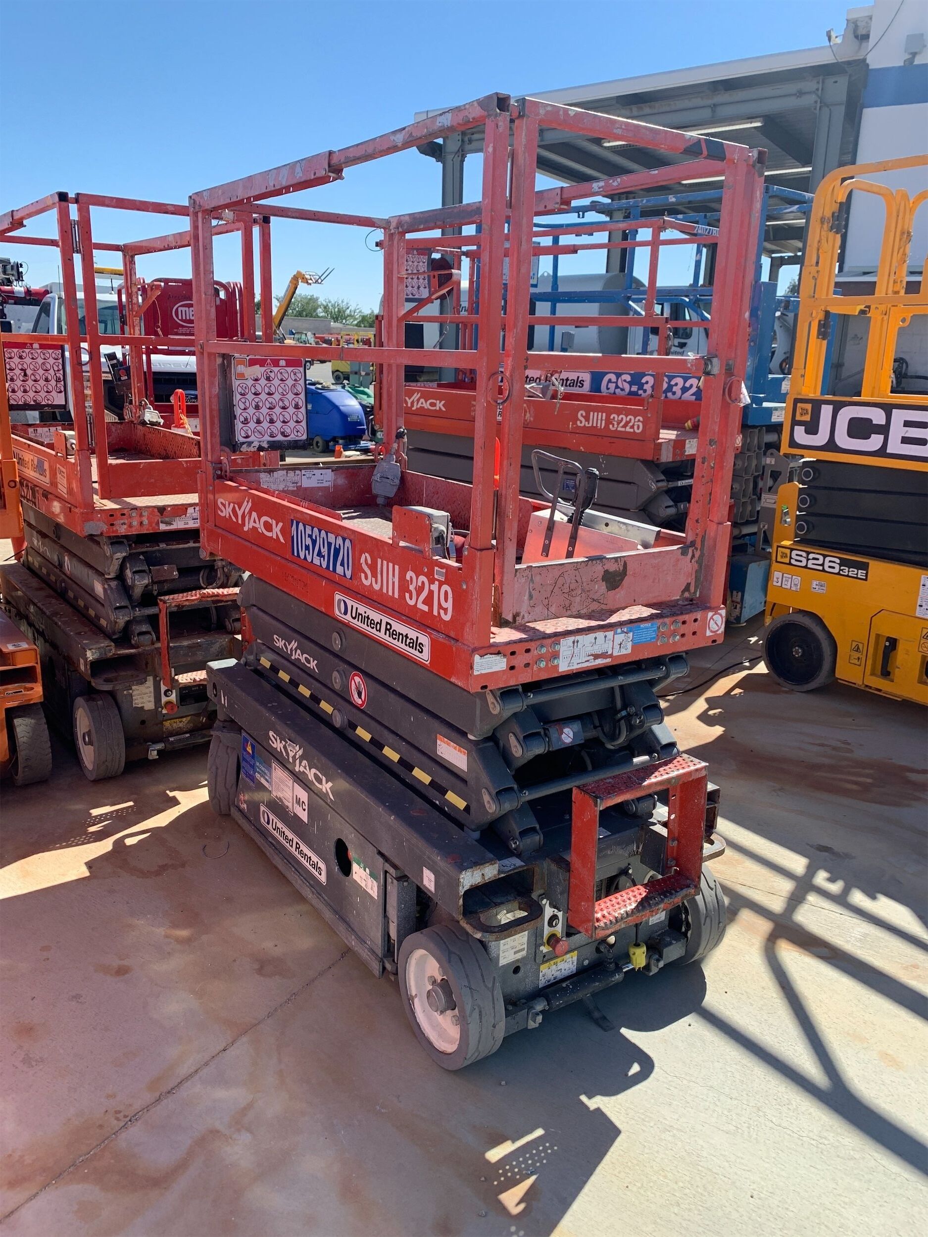2016 SKYJACK SJIII3219 Scissor Lift in Bakersfield, CA