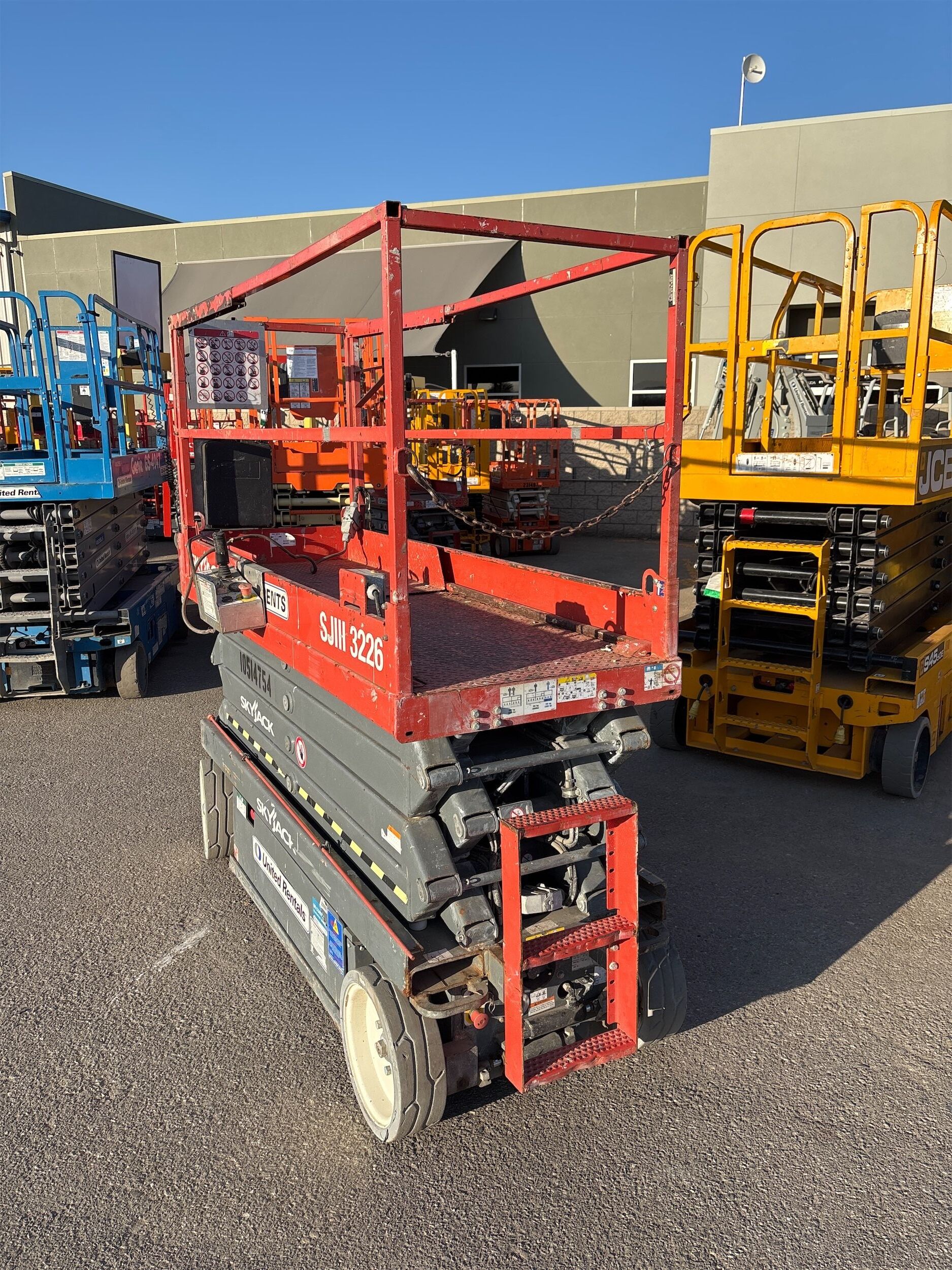 2016 SKYJACK SJIII3226 Scissor Lift in Bakersfield, CA