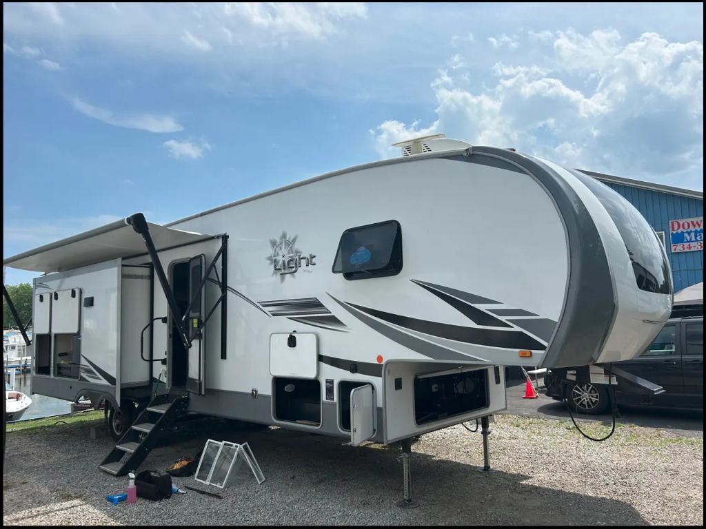 2021 Highland Ridge OPEN RANGE LIGHT 262RL RV