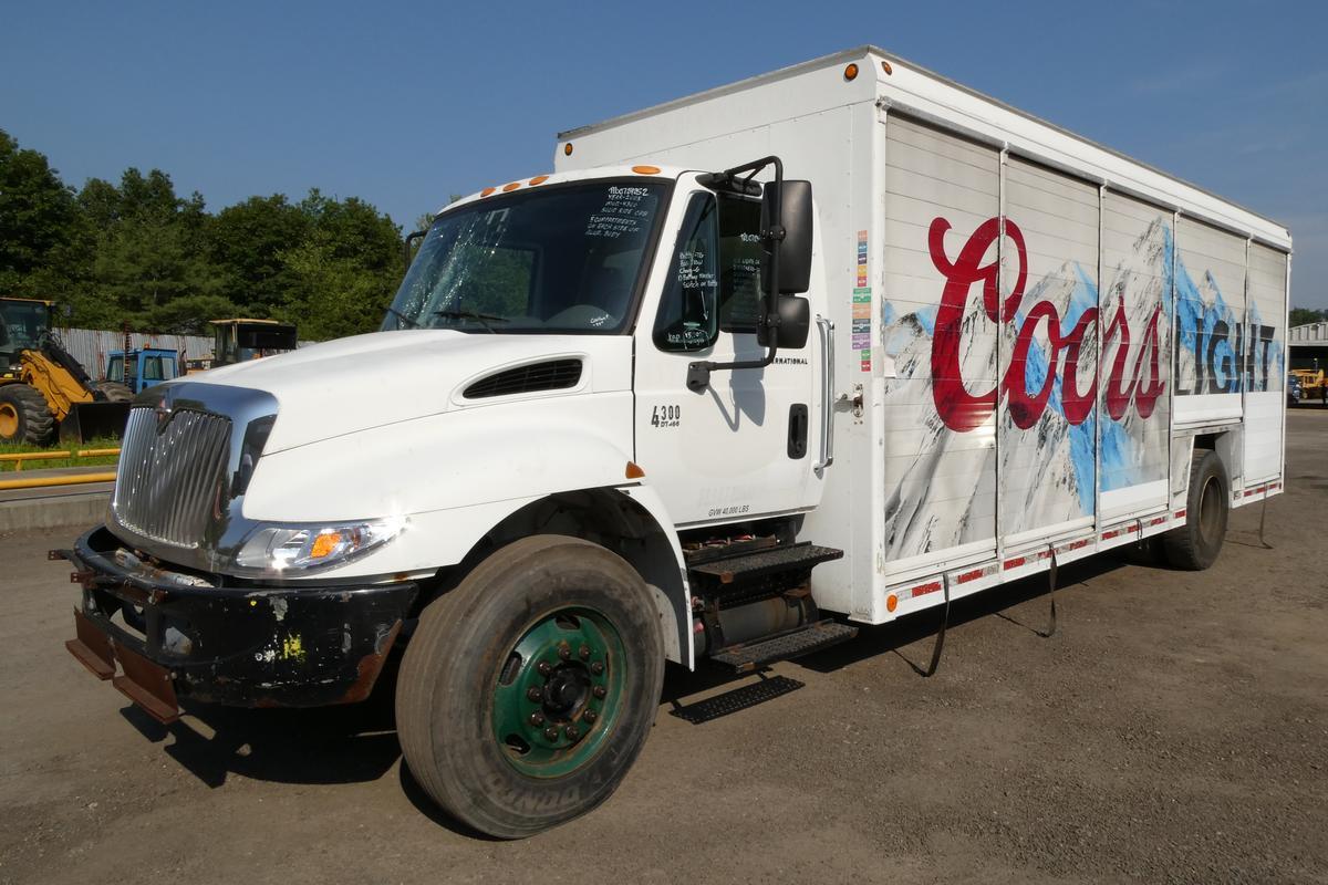 2005 INTERNATIONAL 4300 in Sparrowbush, NY