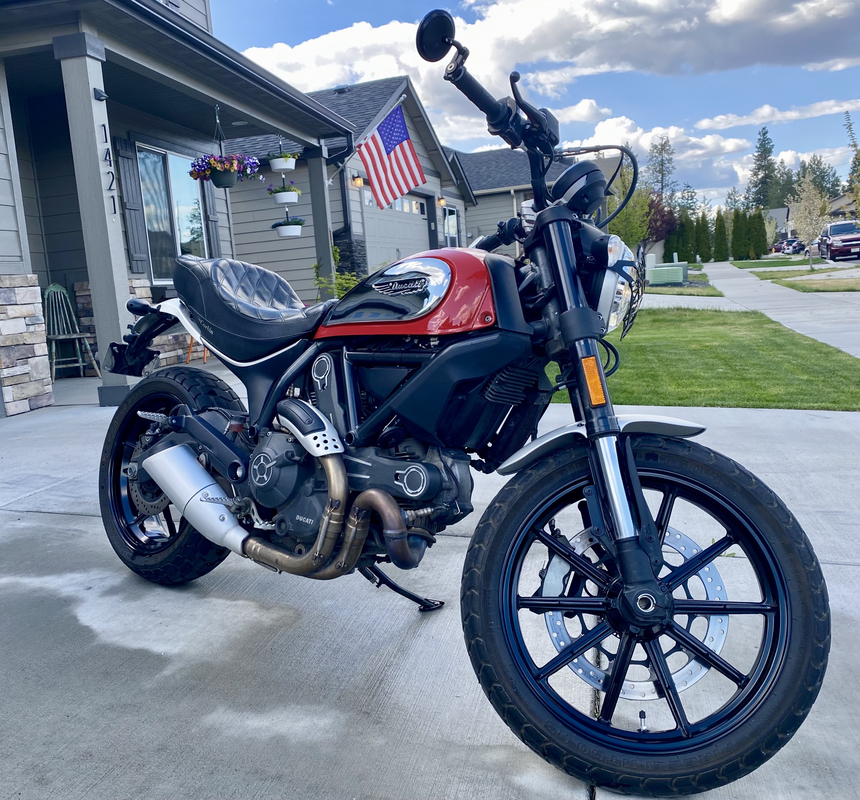 KING Sportbike city riding pro tip: : r/motorcycles