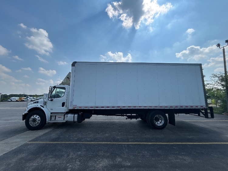 2022 Freightliner M2 106 Medium Duty photo 4