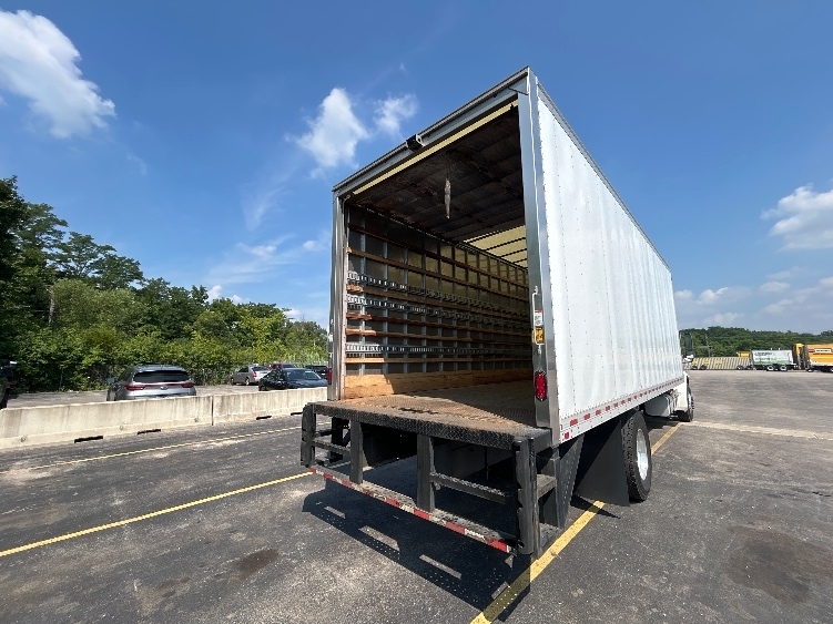 2022 Freightliner M2 106 Medium Duty photo 9