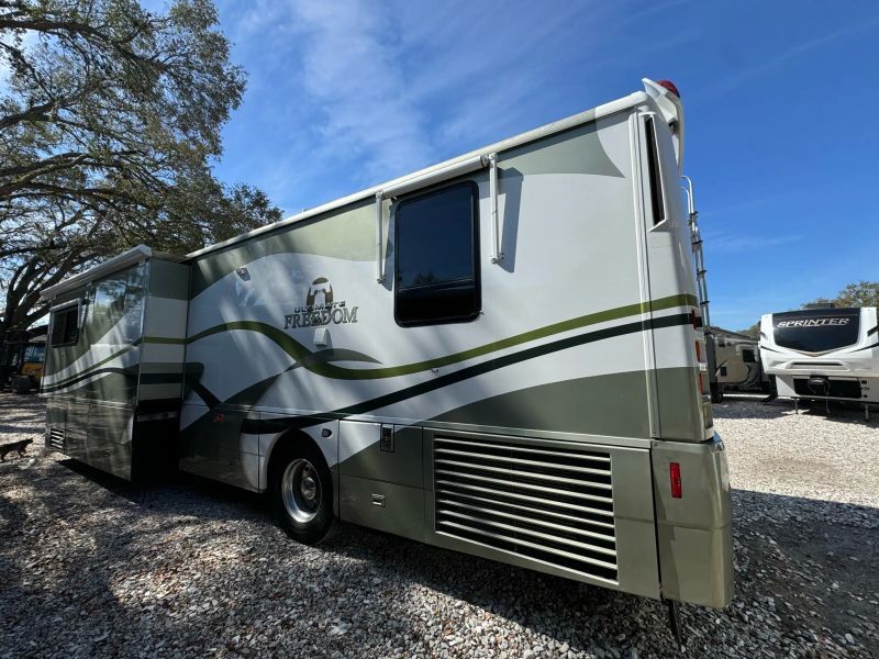 2003 Winnebago