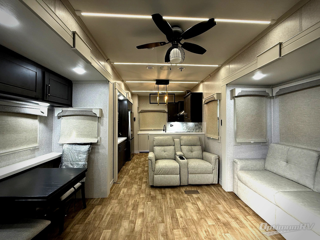 2025 Redwood RV