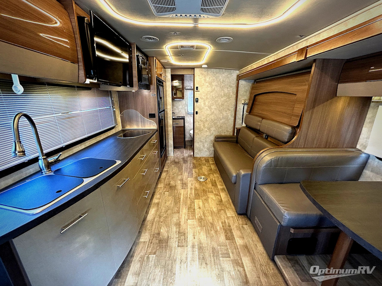 2019 Winnebago view 24d
