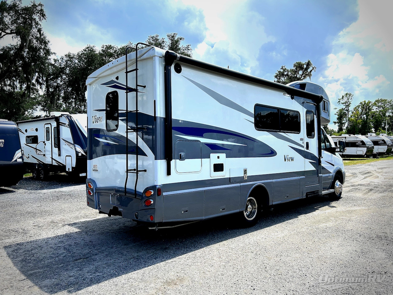 2019 Winnebago view 24d