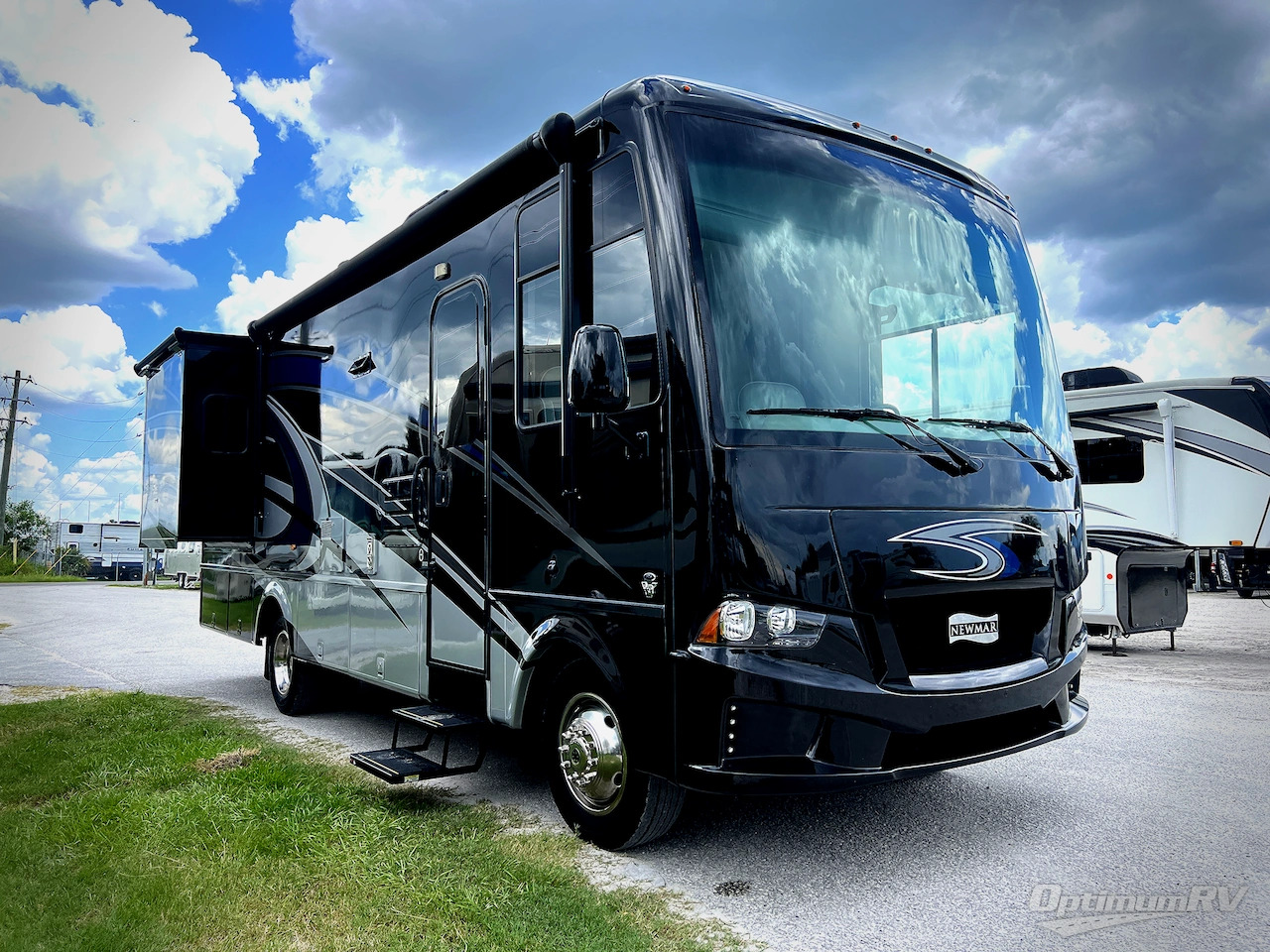 2020 Newmar bay star 2702