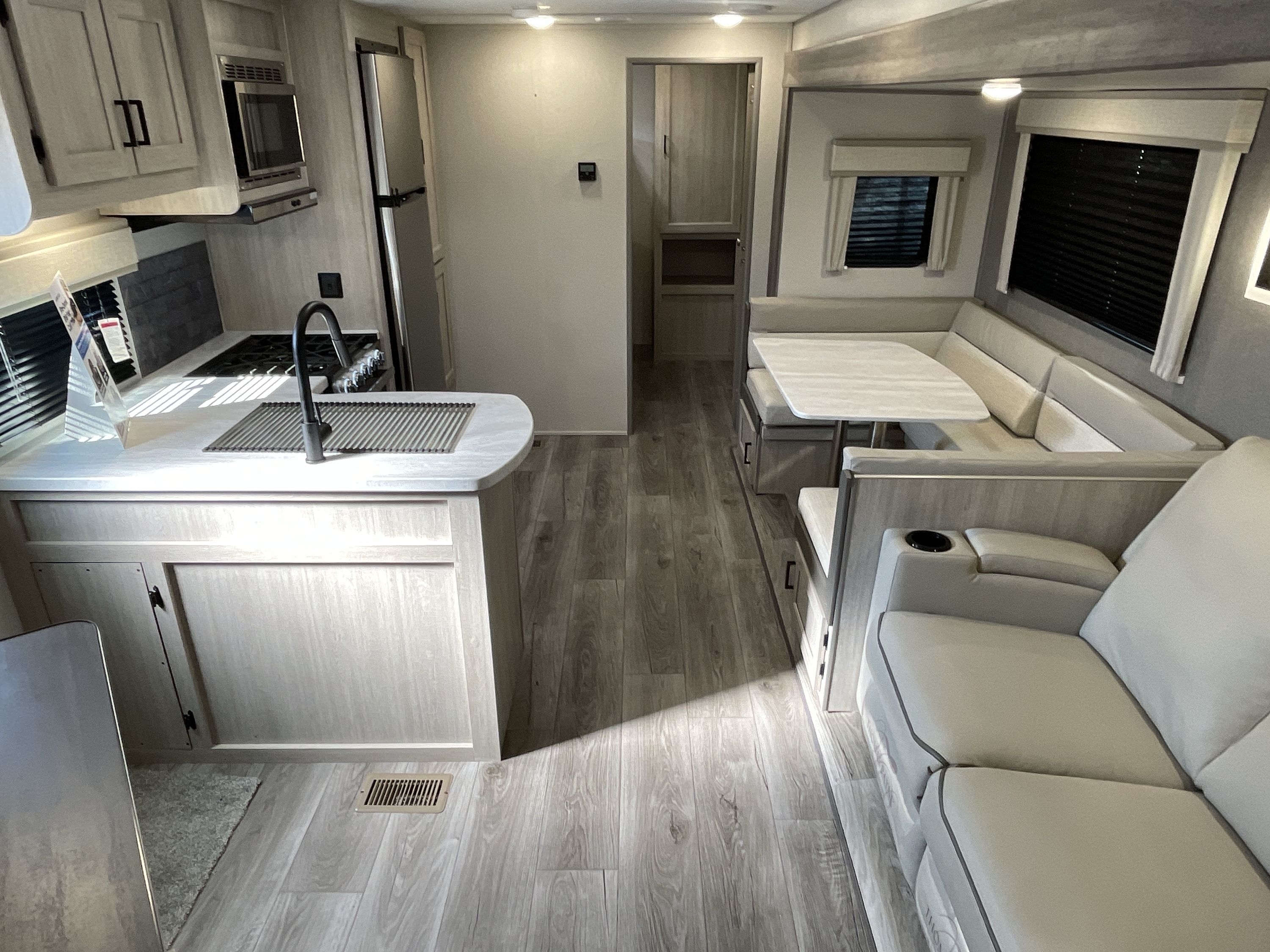 【R&B】Legacy Coachmen Catalina Legacy Edition 293TQBSCK RVs For Sale - RV