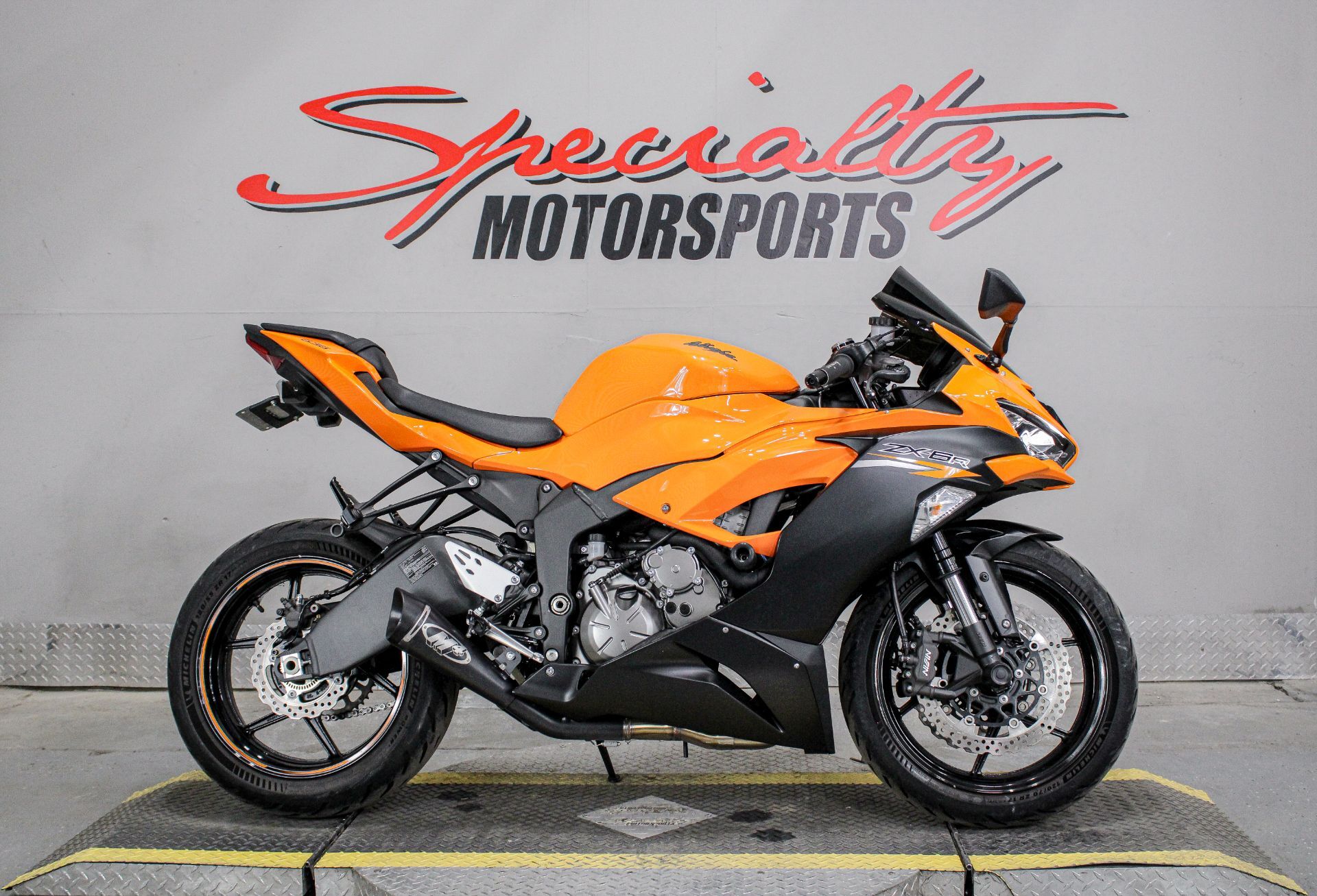オレンジ Ninja ZX-6R/ABS］2014年モデルはオレンジが追加ラインナップ