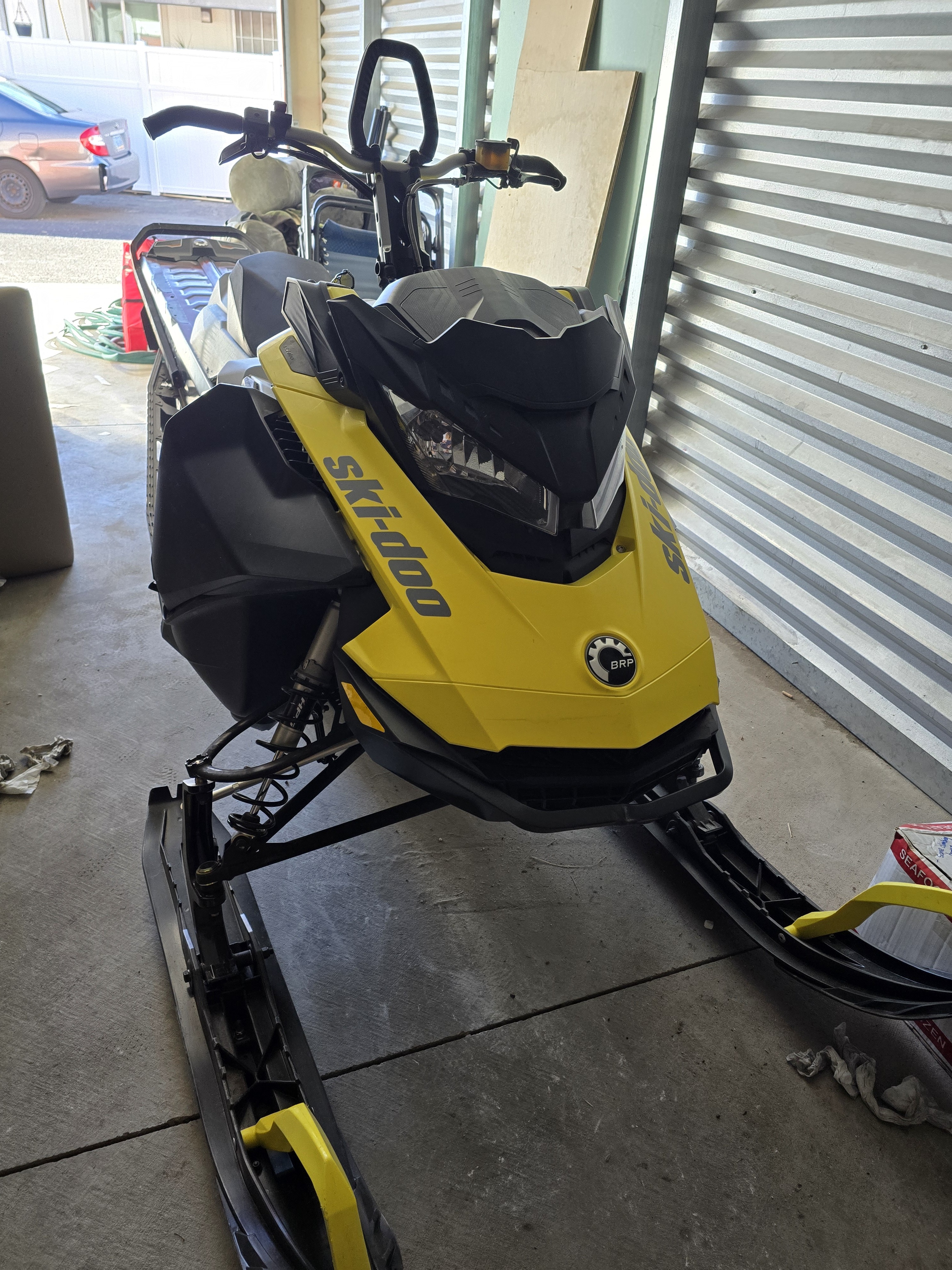【popo】 Ski-Doo Summit SP E-TEC 600 H.O. 146 | SnowGoer