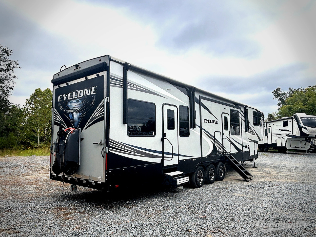 2021 Heartland cyclone 4006