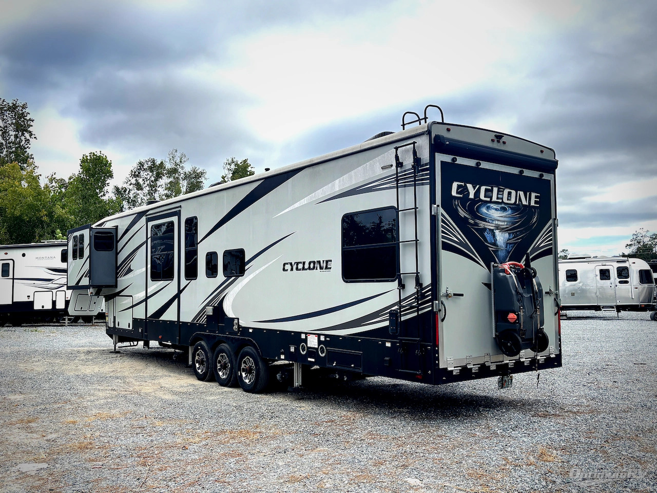 2021 Heartland cyclone 4006
