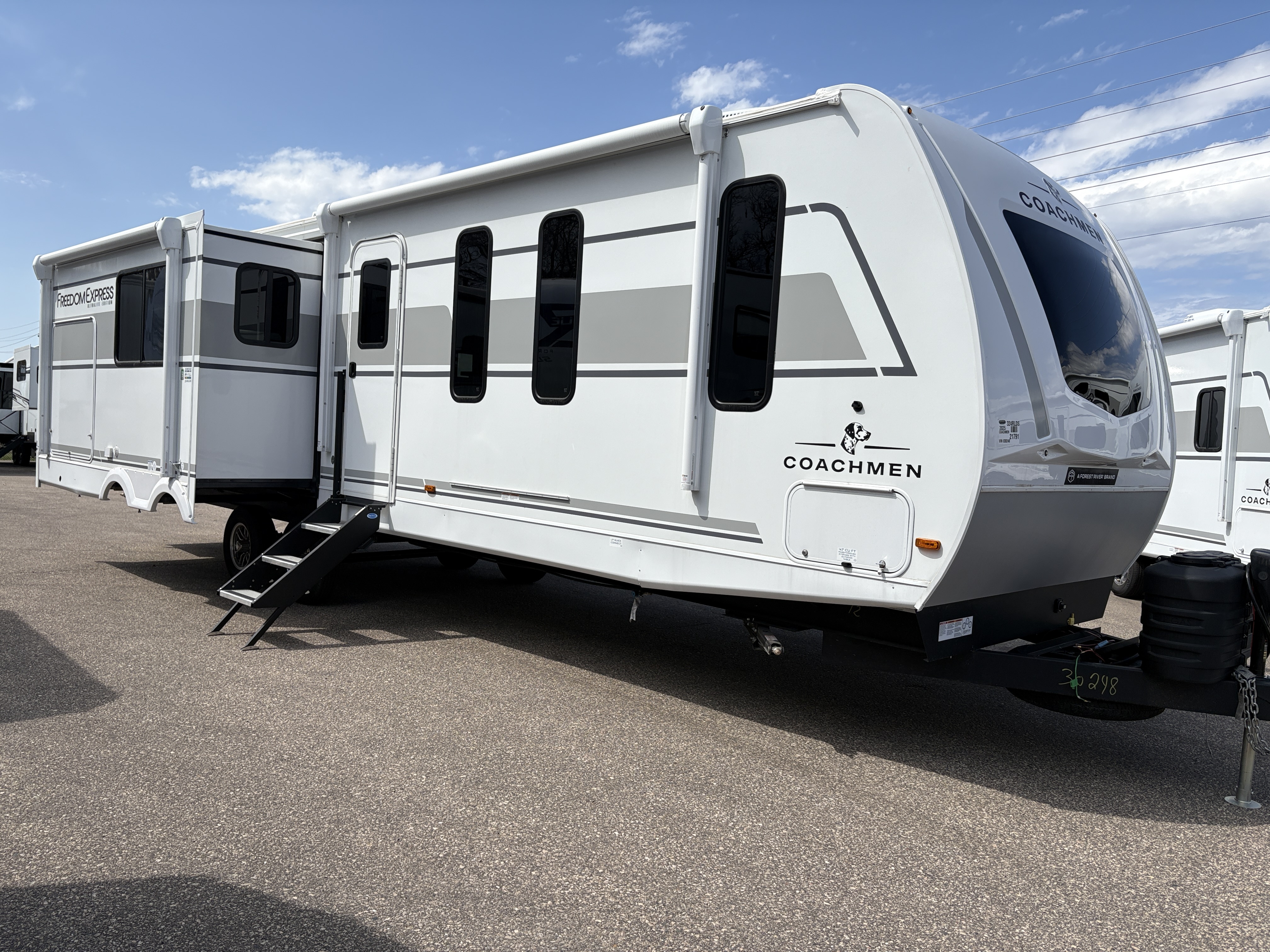 【 新品 】 ミニマムズ FREEDOM 2025 限定 single 2025 Coachmen Freedom Express Ultra Lite RVs For Sale - RV
