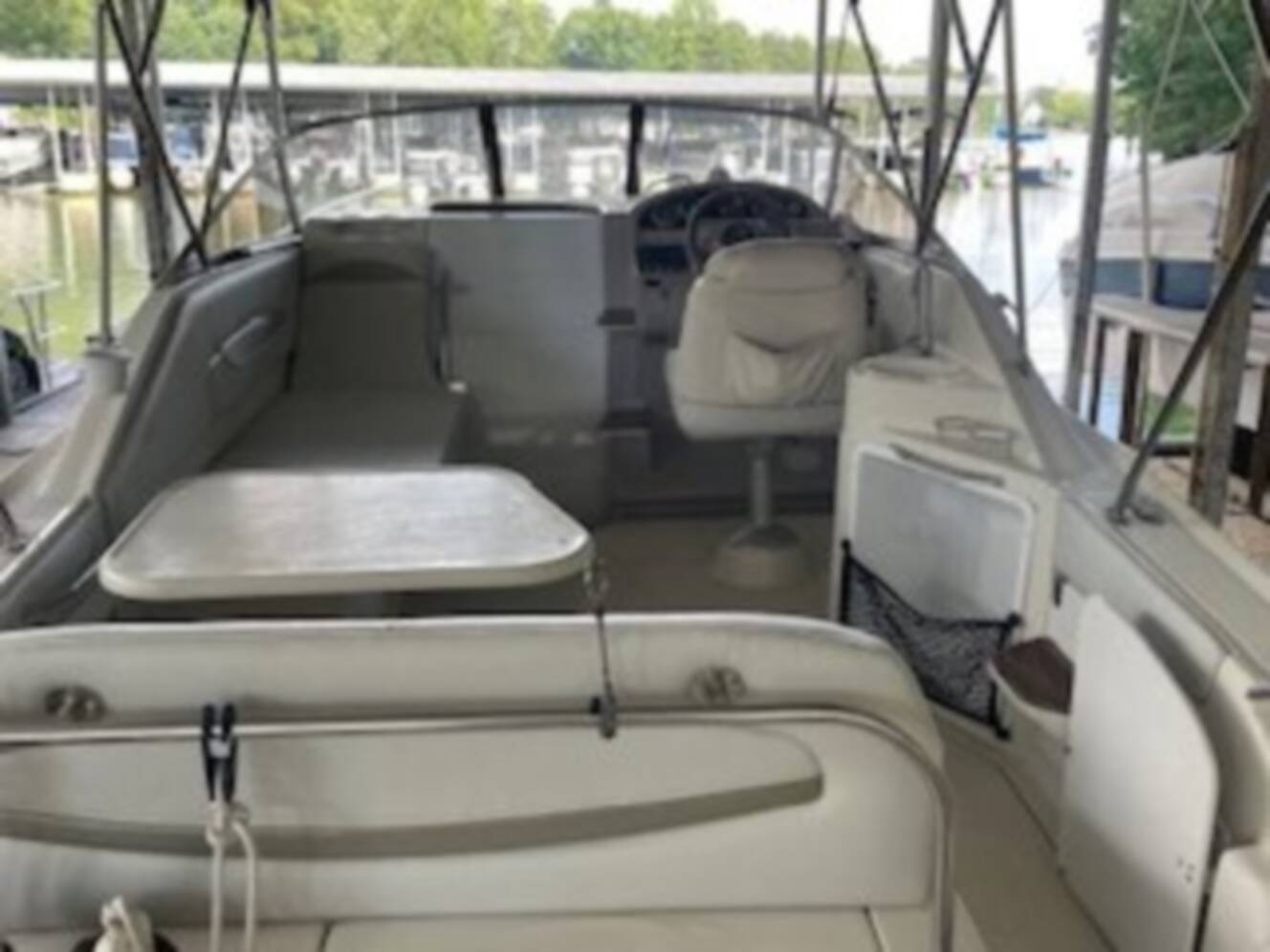 A photo of this 2000 Regal 2660 Commodore