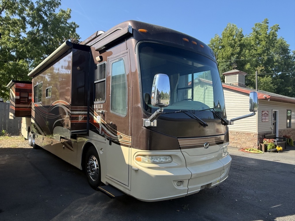 2009 Monaco CAMELOT 42KFQ Class A Diesel Motorhome - Diesel Pusher RV