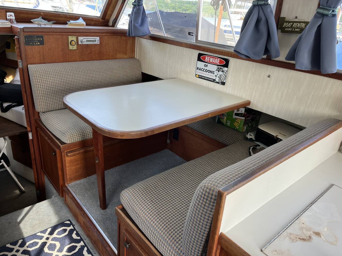 A photo of this 1977 Uniflite Flying Bridge Sedan